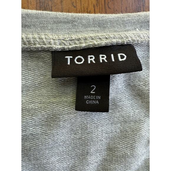 Torrid Grey Gray Foil Sweatshirt Off Shoulder Neck Plus Size‎ 2 (2XL) - Picture 7 of 11